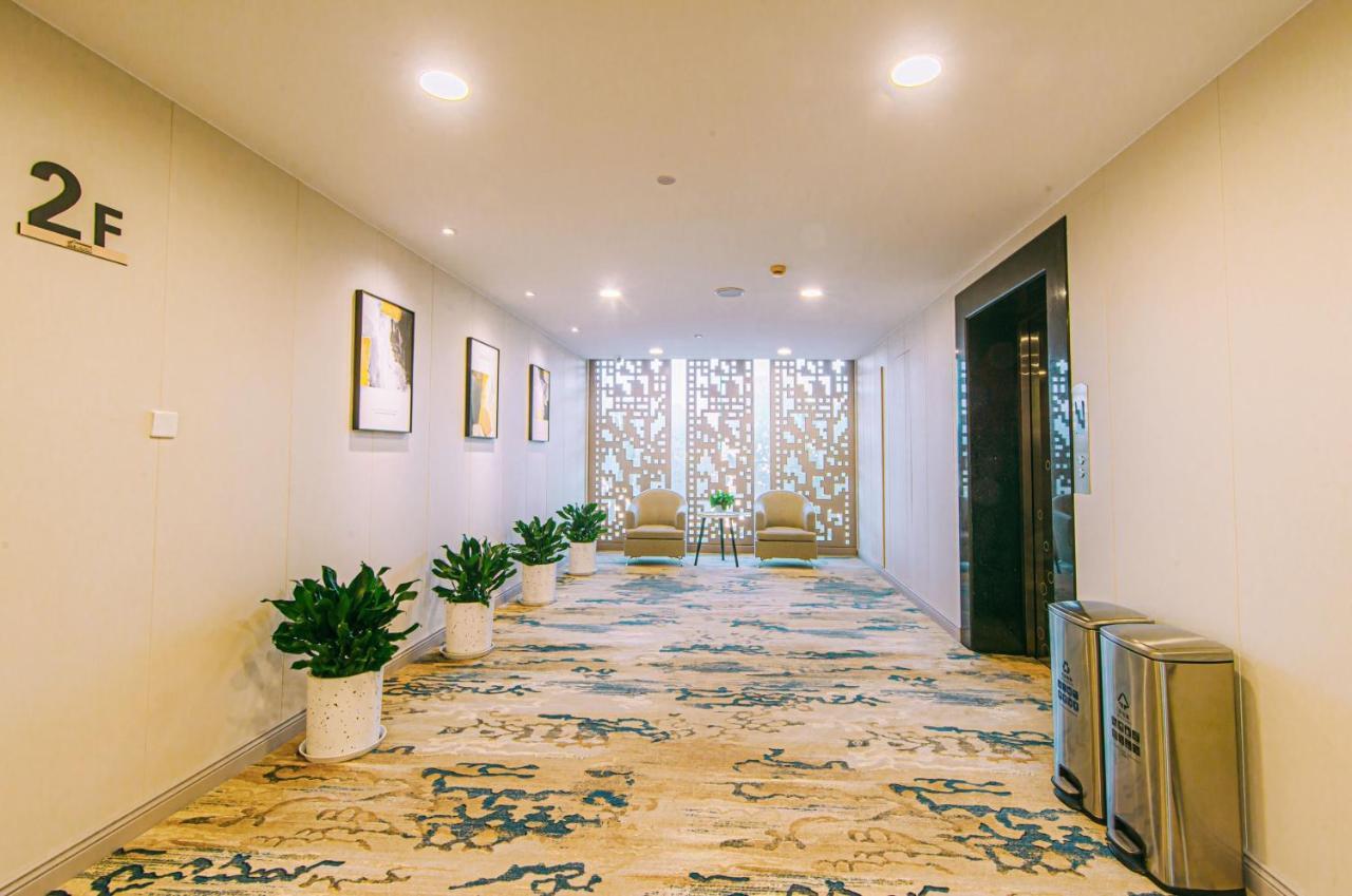 Joyful Yard Hotel 3*
