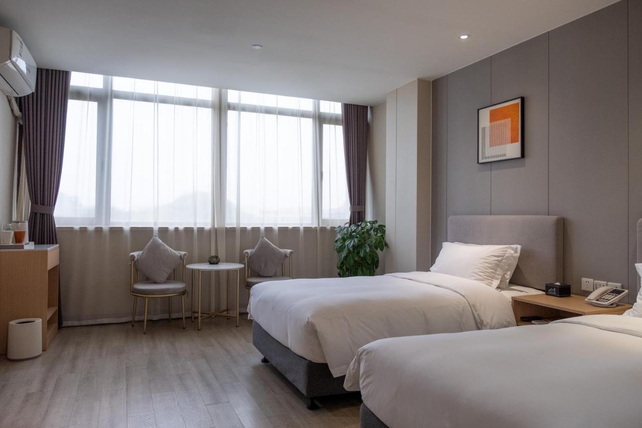 Joyful Yard Hotel 3*
